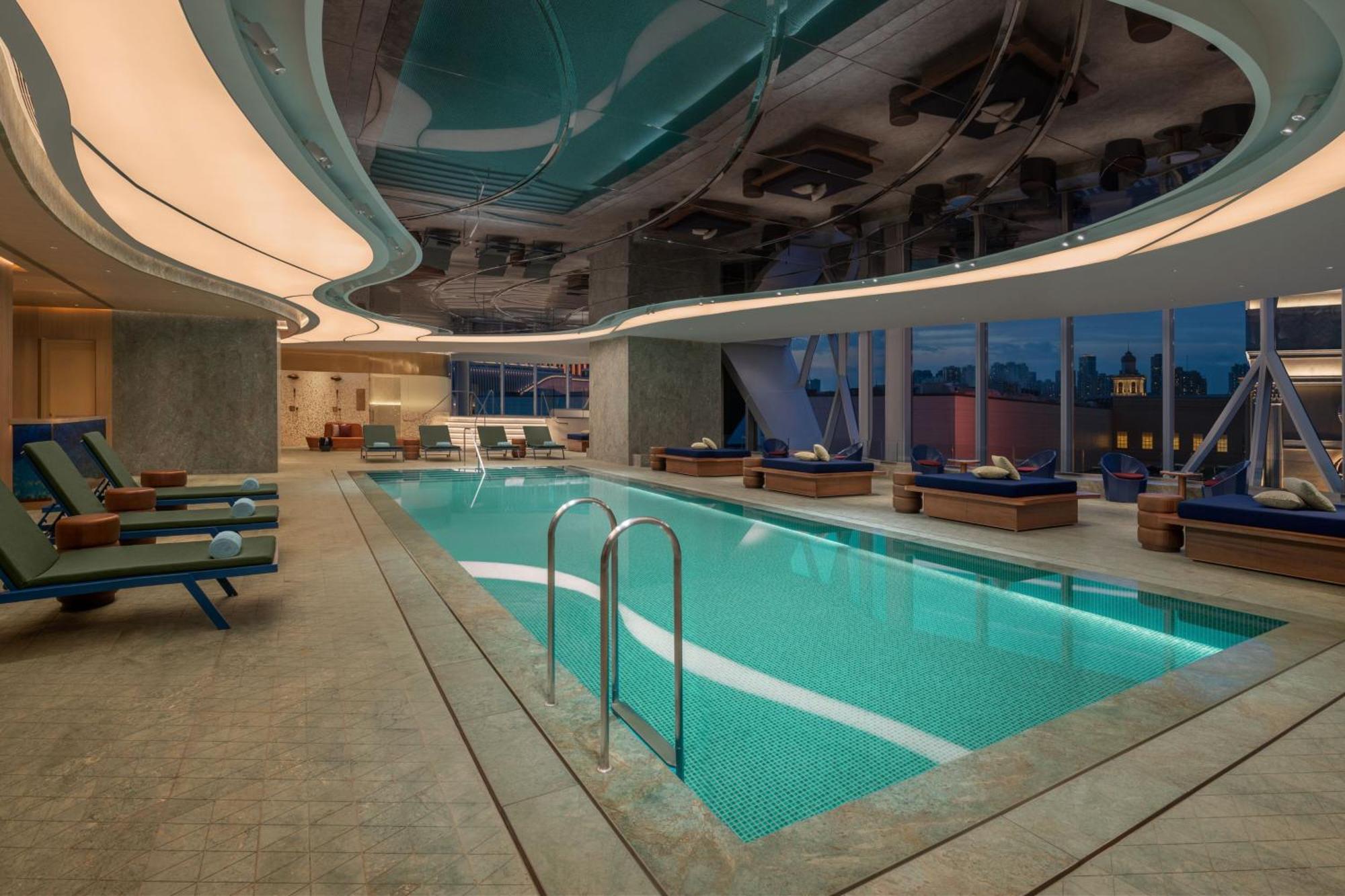 W Macau - Studio City Buitenkant foto The pool at the Mandarin Oriental