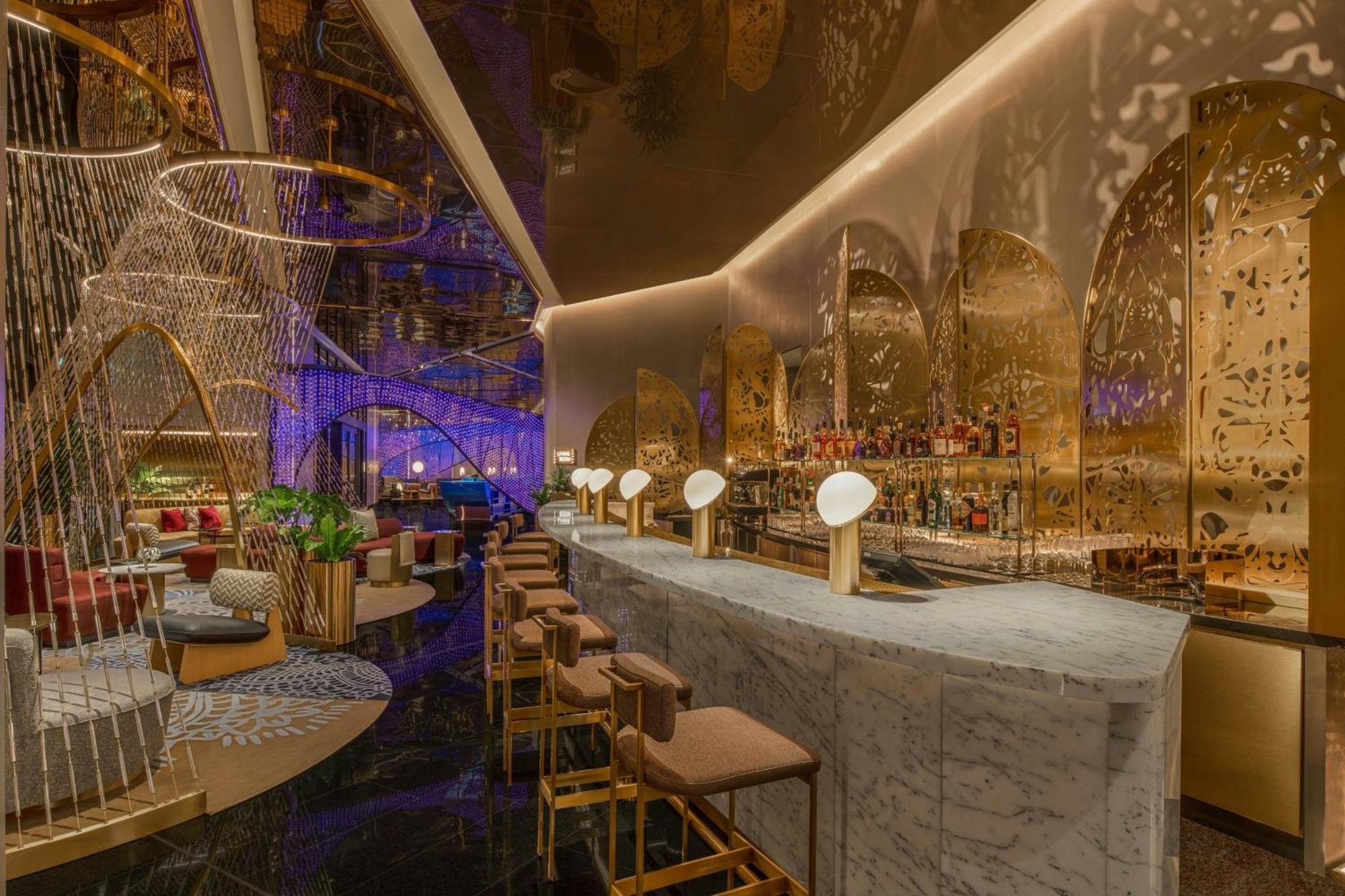 W Macau - Studio City Buitenkant foto The bar at the lobby