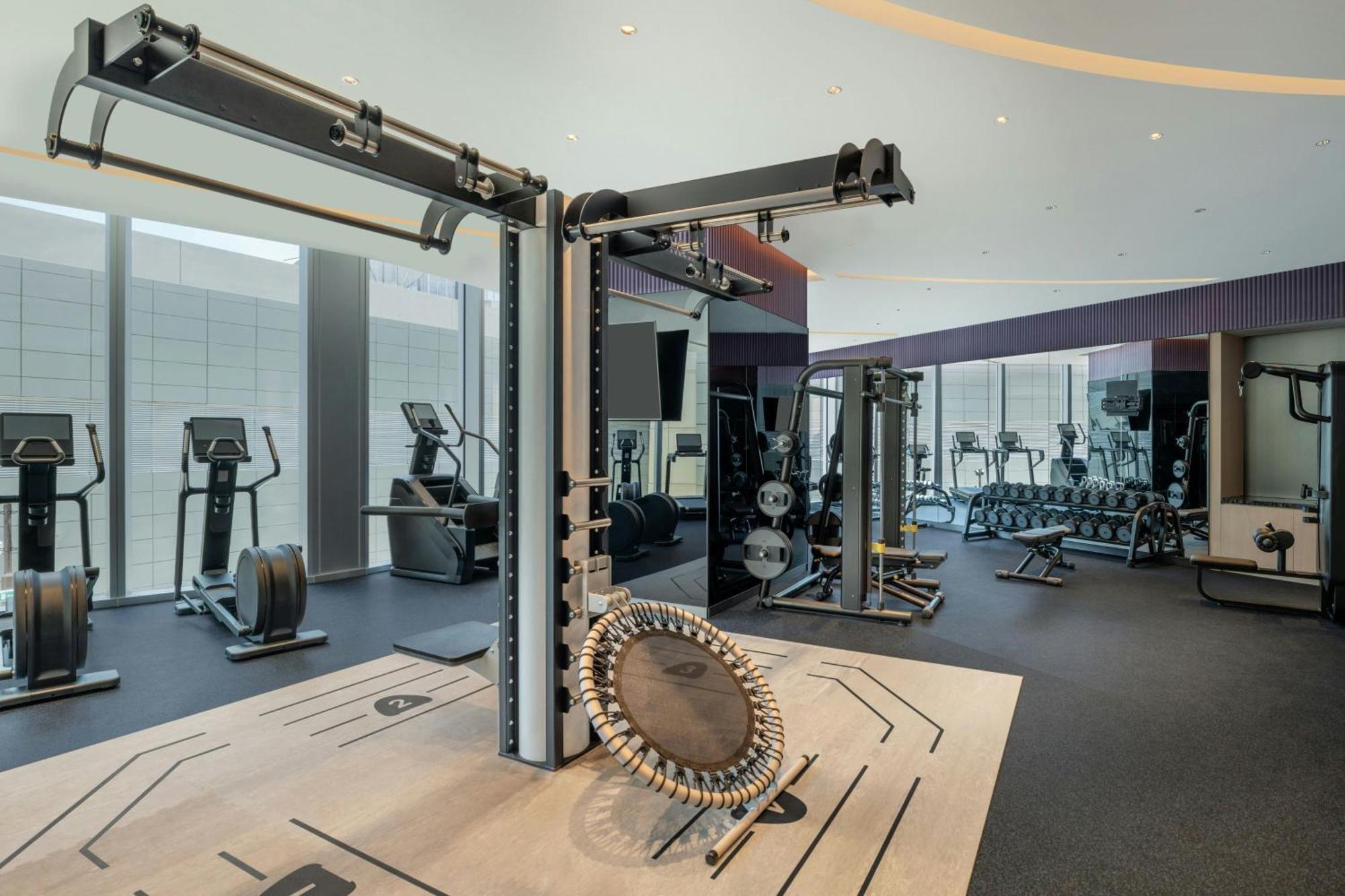 W Macau - Studio City Buitenkant foto The gym at the hotel