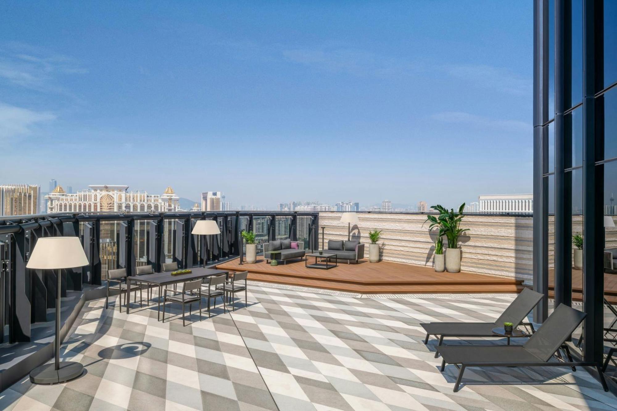 W Macau - Studio City Buitenkant foto The rooftop terrace
