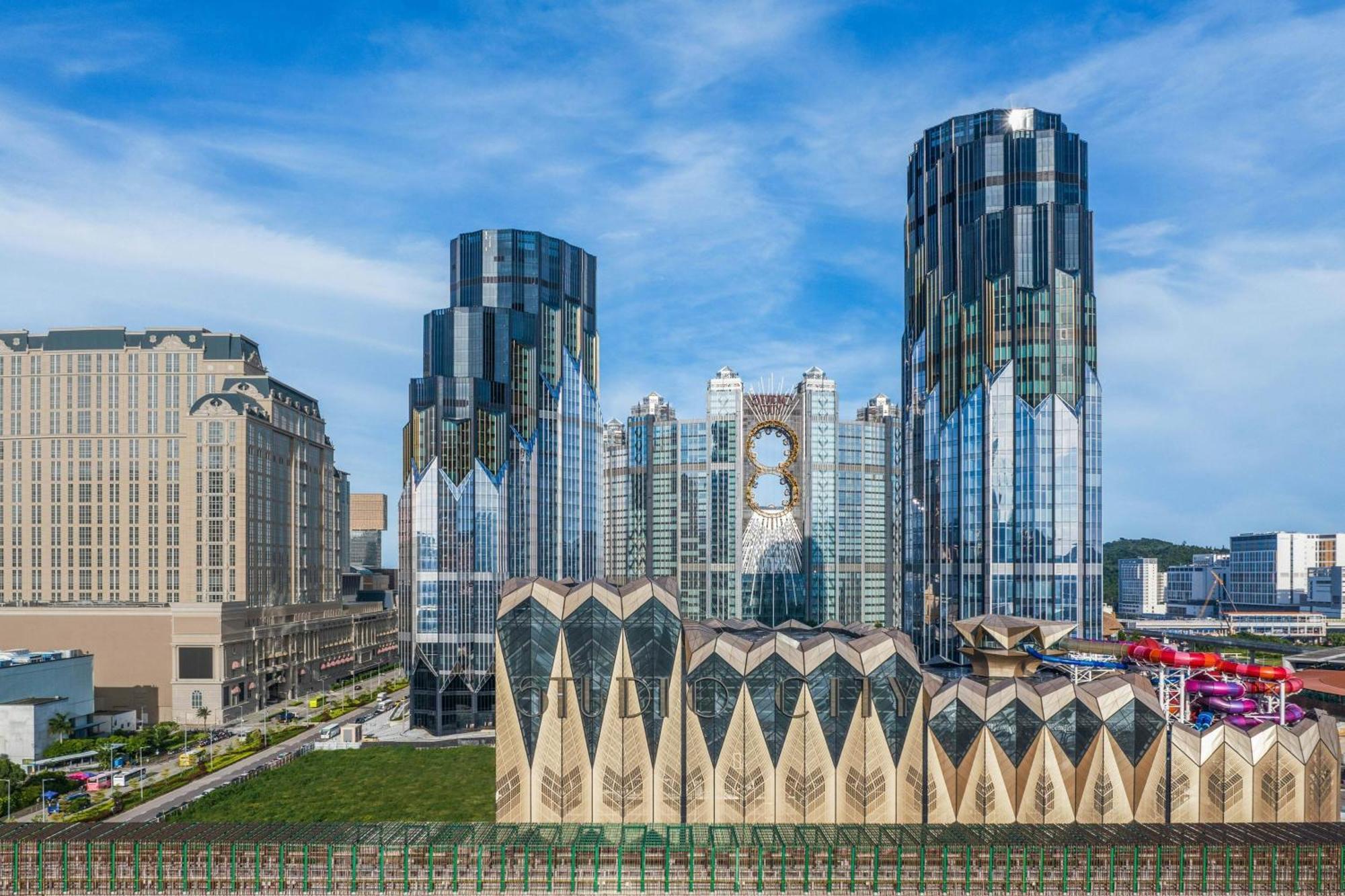 W Macau - Studio City Buitenkant foto The New Century Grand Theatre
