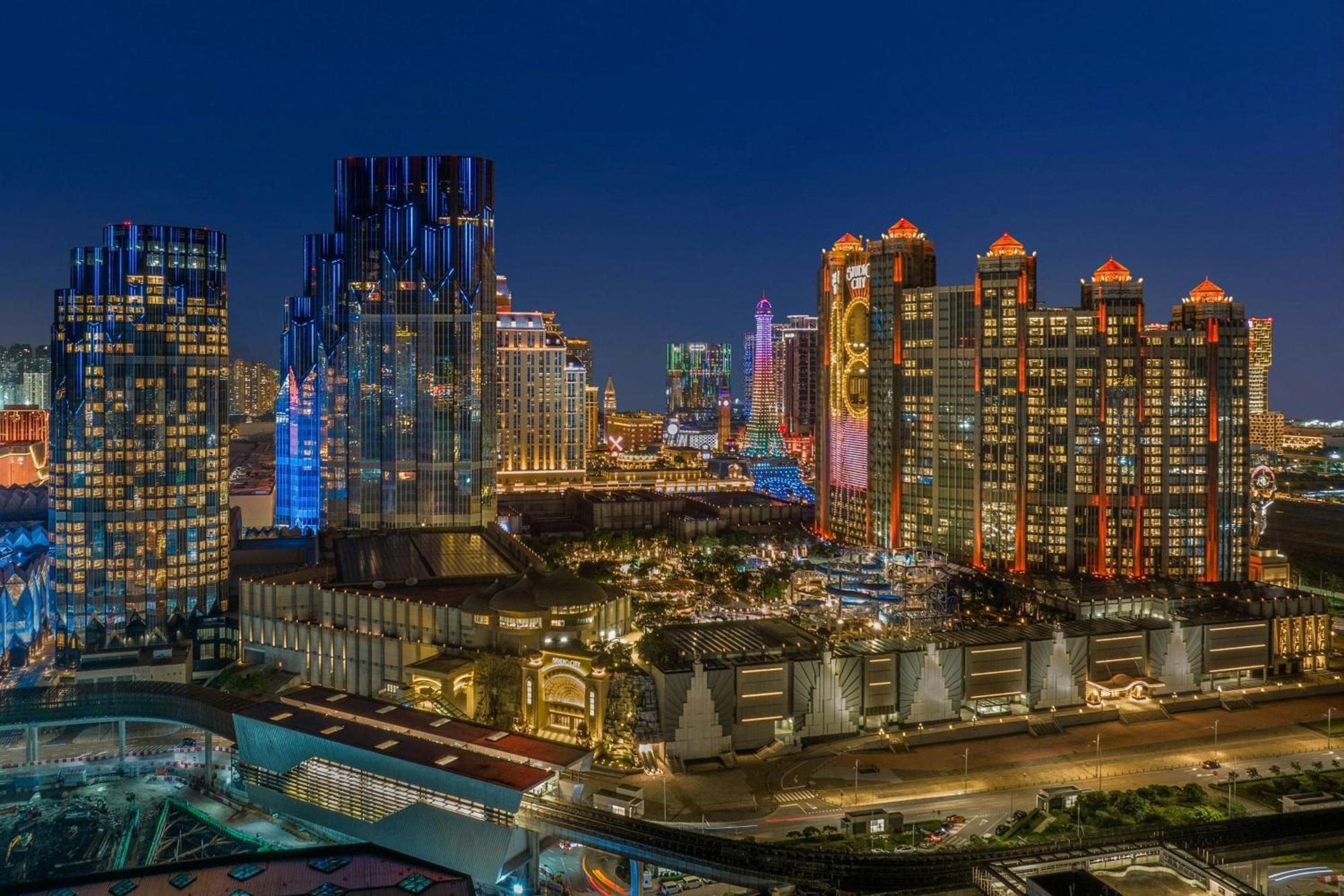 W Macau - Studio City Buitenkant foto View of the district